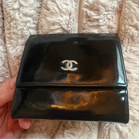 CHANEL Glossy Black Wallet with Silver Logo